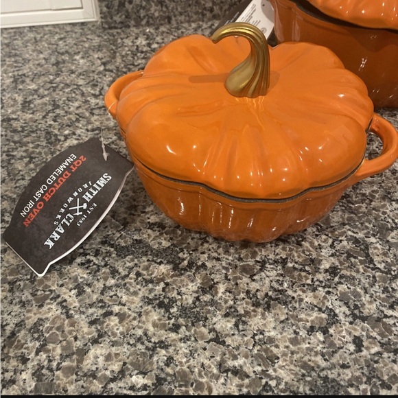 Smith & Clark Ironworks Cast Iron Pumpkin Dutch Oven - 2 Quart - Picture 6 of 6